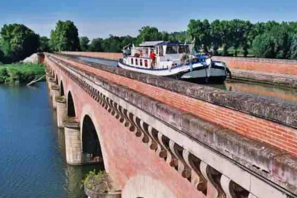 Appartement Entier Moissac Centre 30 M2 Calme Avec Cour Interieure Pour Velos A 50M Du Marche De Moissac Exterior foto